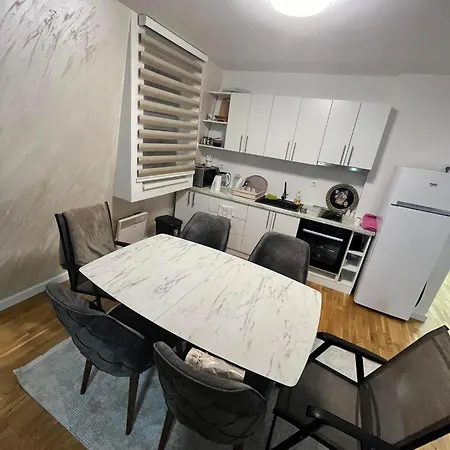 Apartman Lamija Apartment