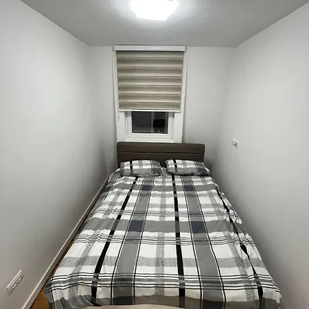Apartment Apartman Lamija *